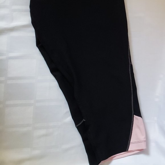 Women's Athletic Leggings ~ Size Medium - Picture 1 of 6